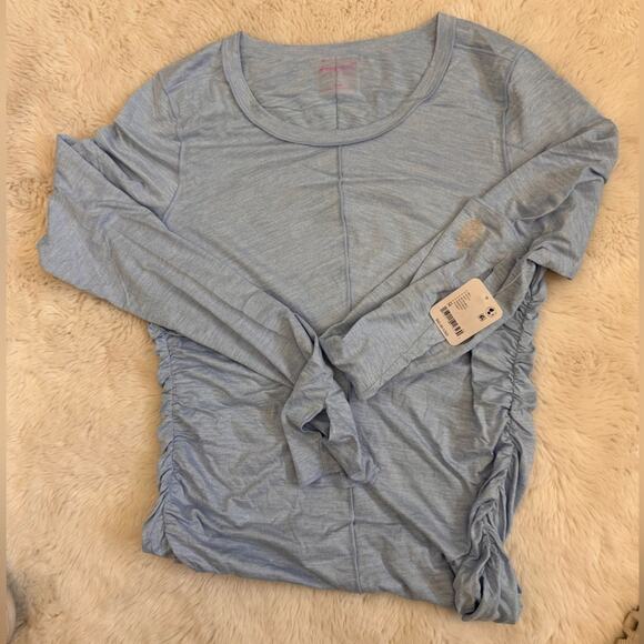 New FP MOVEMENT x HATCH Right On Run Layer
L/S Tee Medium Blue Bell SPRING! - Picture 4 of 7